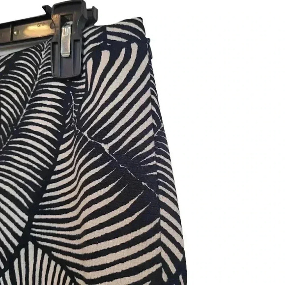 Ann Taylor Women's Navy & Cream Cotton/Spandex Palm Leaf Print Lined Mini Pencil - Picture 5 of 11